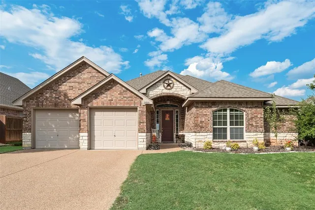 $374,900 | 11016 Castle Oak Lane, Fort Worth, TX 76108