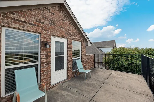 $374,900 | 11016 Castle Oak Lane, Fort Worth, TX 76108