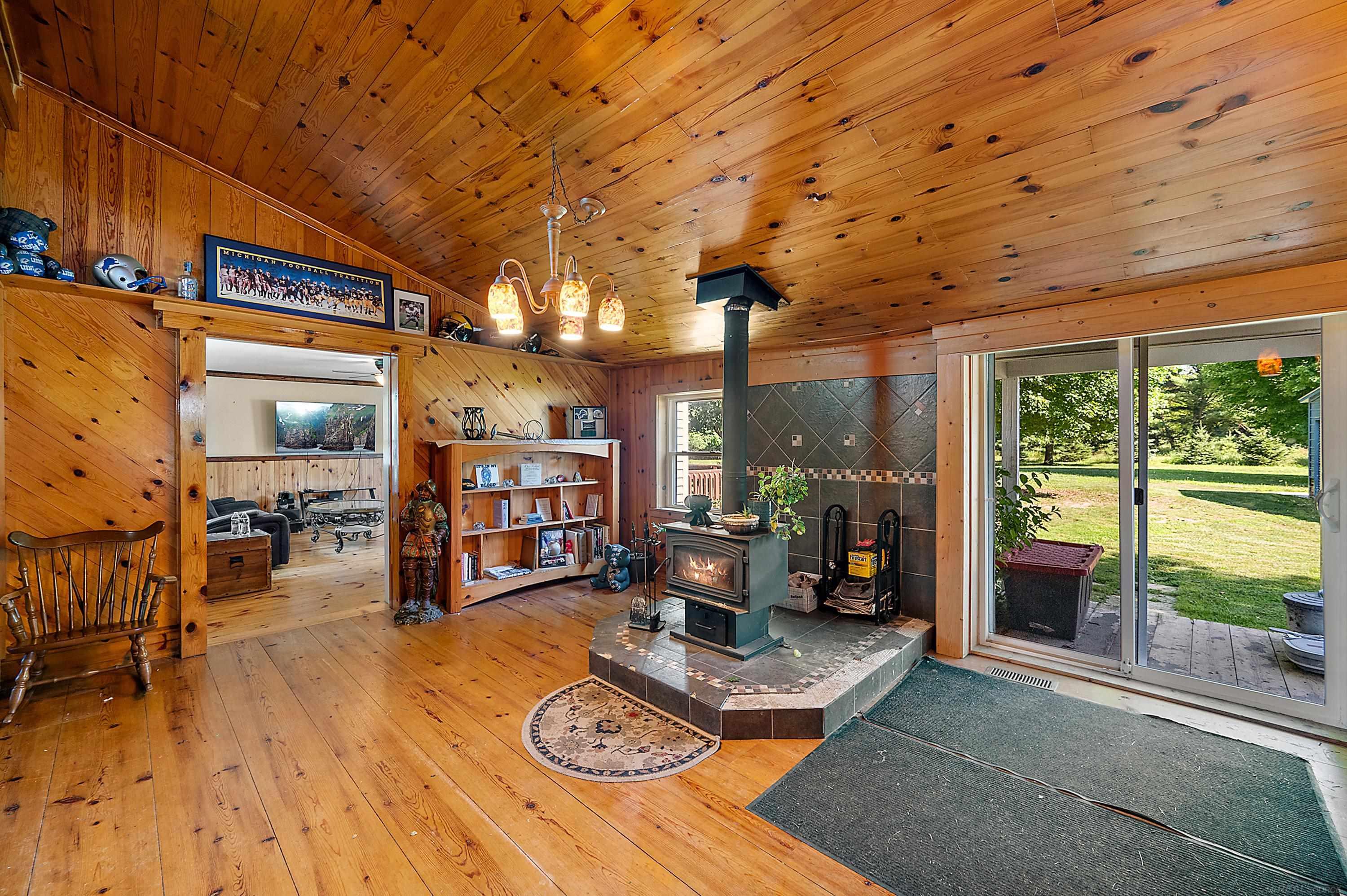149 East Hunters Creek Road Lapeer, MI 48446 - Photo 18 of 71 50215016-7006f804-cdb5-4fb2-a070-530fc5379a87.JPG