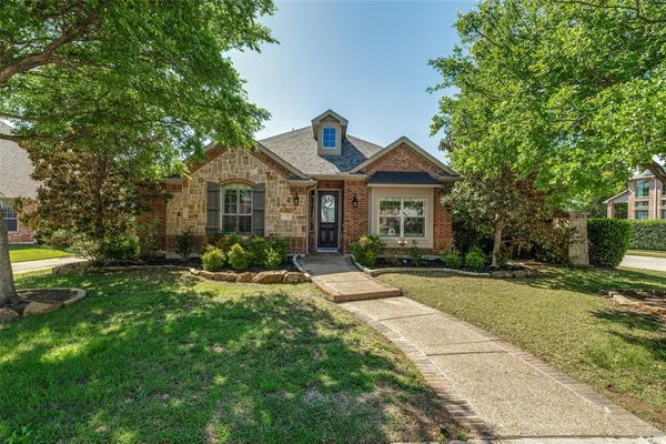$639,999 | 15905 Buffalo Creek Drive, Frisco, TX 75035