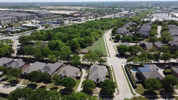 $639,999 | 15905 Buffalo Creek Drive, Frisco, TX 75035