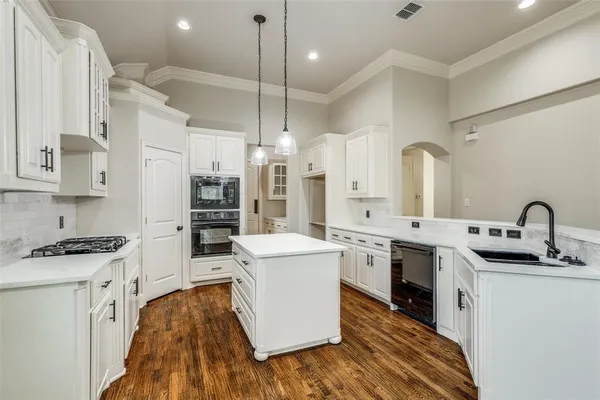 $639,999 | 15905 Buffalo Creek Drive, Frisco, TX 75035