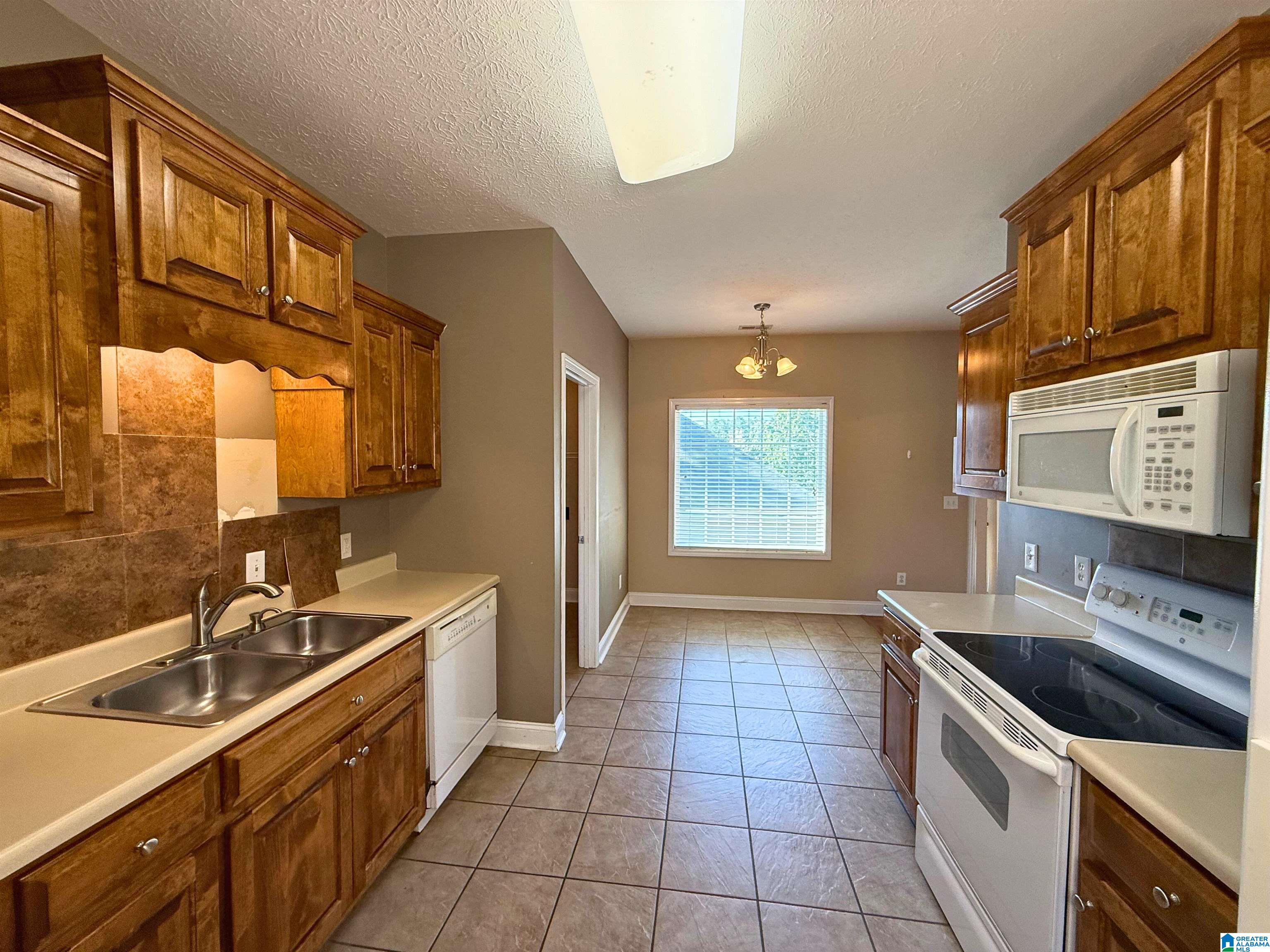 217 Twin Ridge Circle Lincoln, AL 35096 - Photo 10 of 36