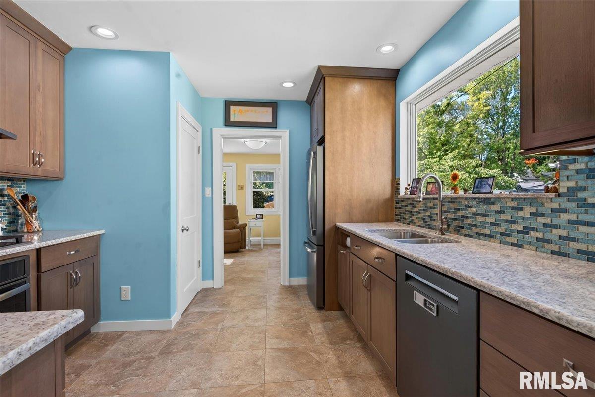 1224 West Edwards Street Springfield, IL 62704 - Photo 10 of 34
