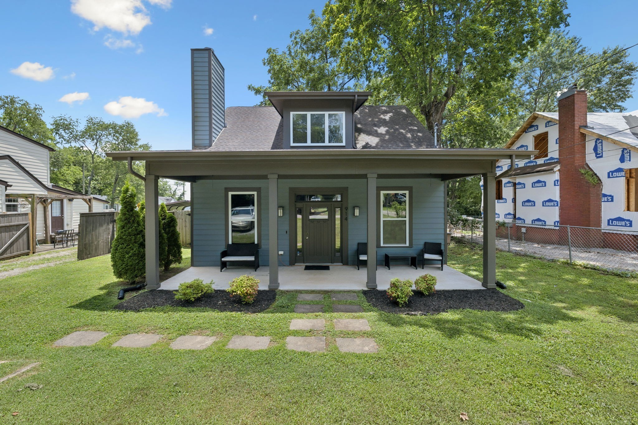 914 Blue Ridge Drive Nashville, TN 37207 - Photo 2 of 33 a view of a house with backyard