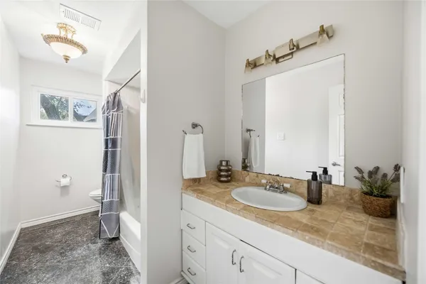 $425,000 | 410 Hamden Court, Katy, TX 77450