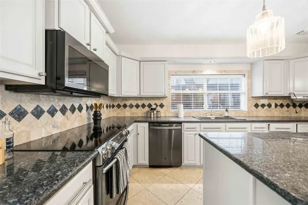 $425,000 | 410 Hamden Court, Katy, TX 77450