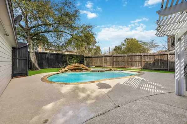 $425,000 | 410 Hamden Court, Katy, TX 77450