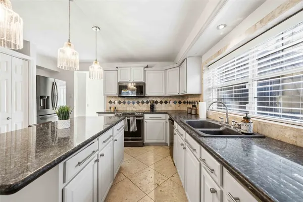 $425,000 | 410 Hamden Court, Katy, TX 77450