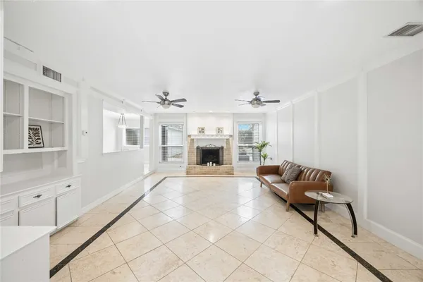 $425,000 | 410 Hamden Court, Katy, TX 77450