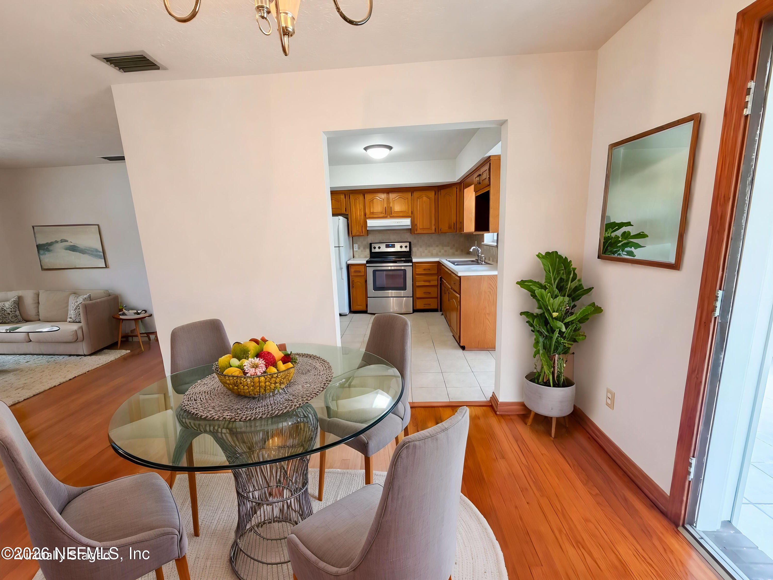 7073 Cotillion Road North Jacksonville, FL 32211 - Photo 6 of 21 VS Dining
