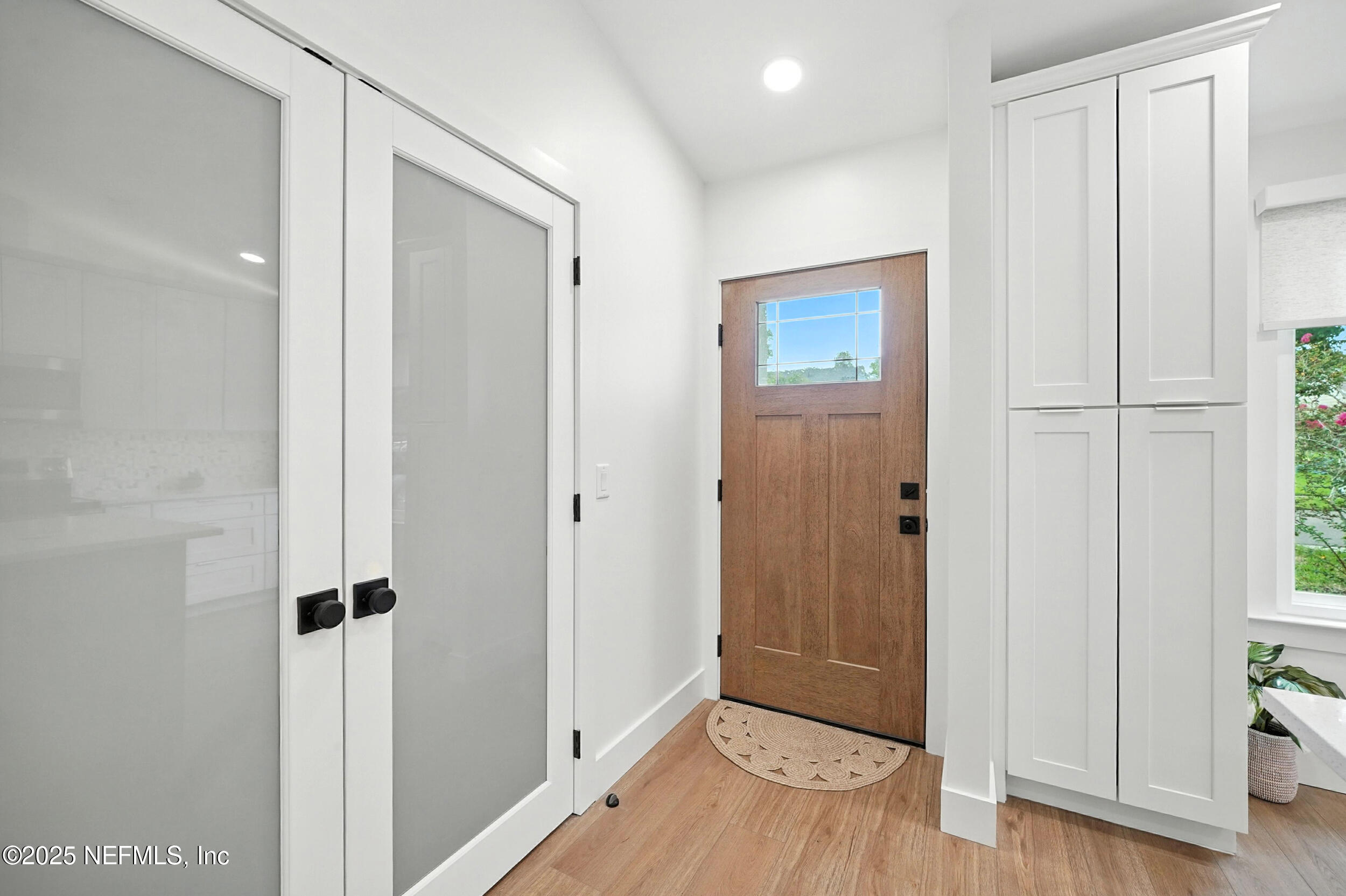 573 Aquatic Drive Atlantic Beach, FL 32233 - Photo 4 of 26 a view of a hallway