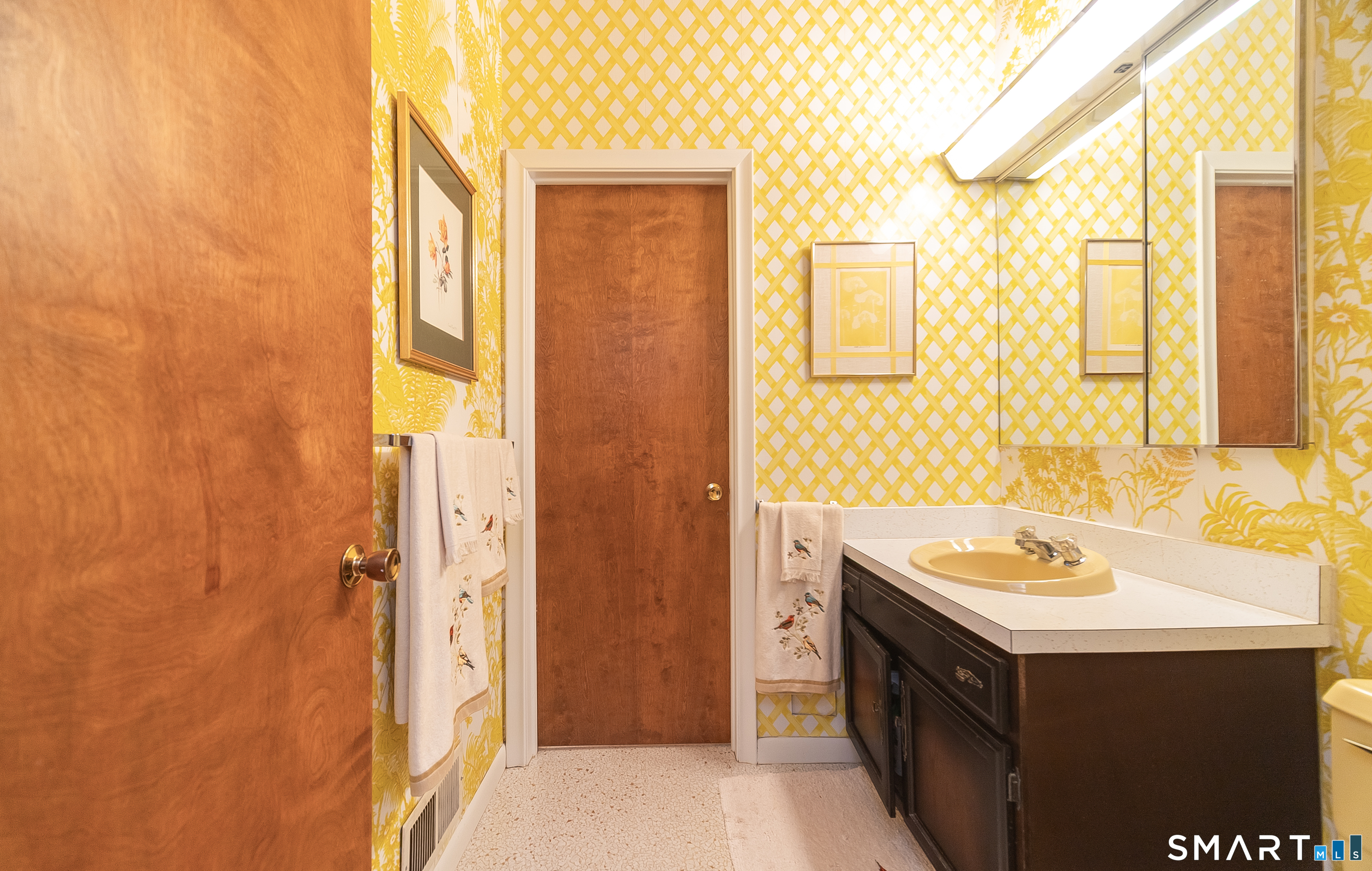 820 Killingworth Road Haddam, CT 06441 - Photo 25 of 36 Main bathroom
