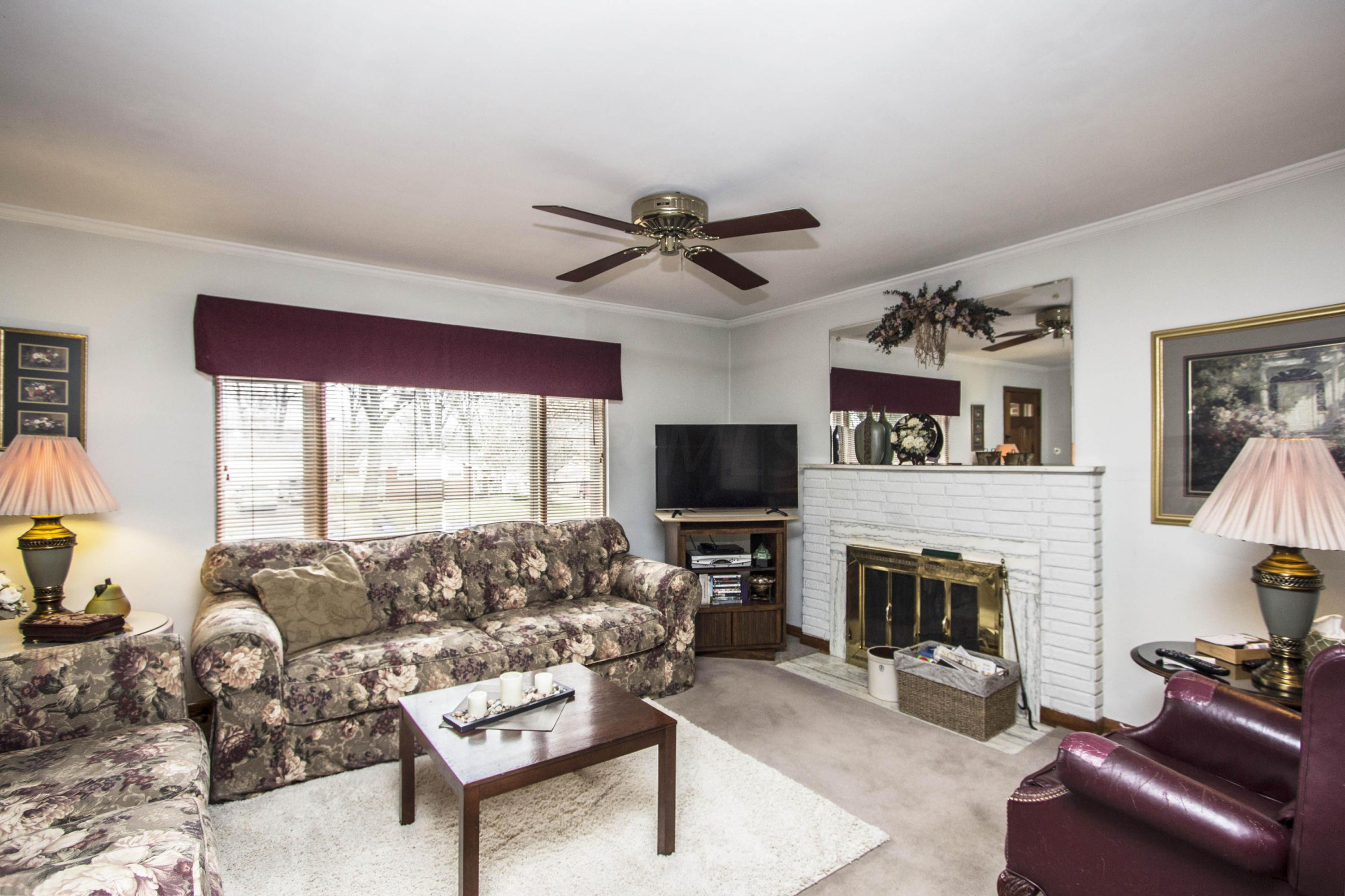 3201 Minerva Lake Road Columbus, OH 43231 - Photo 2 of 33 Gallery Image 2