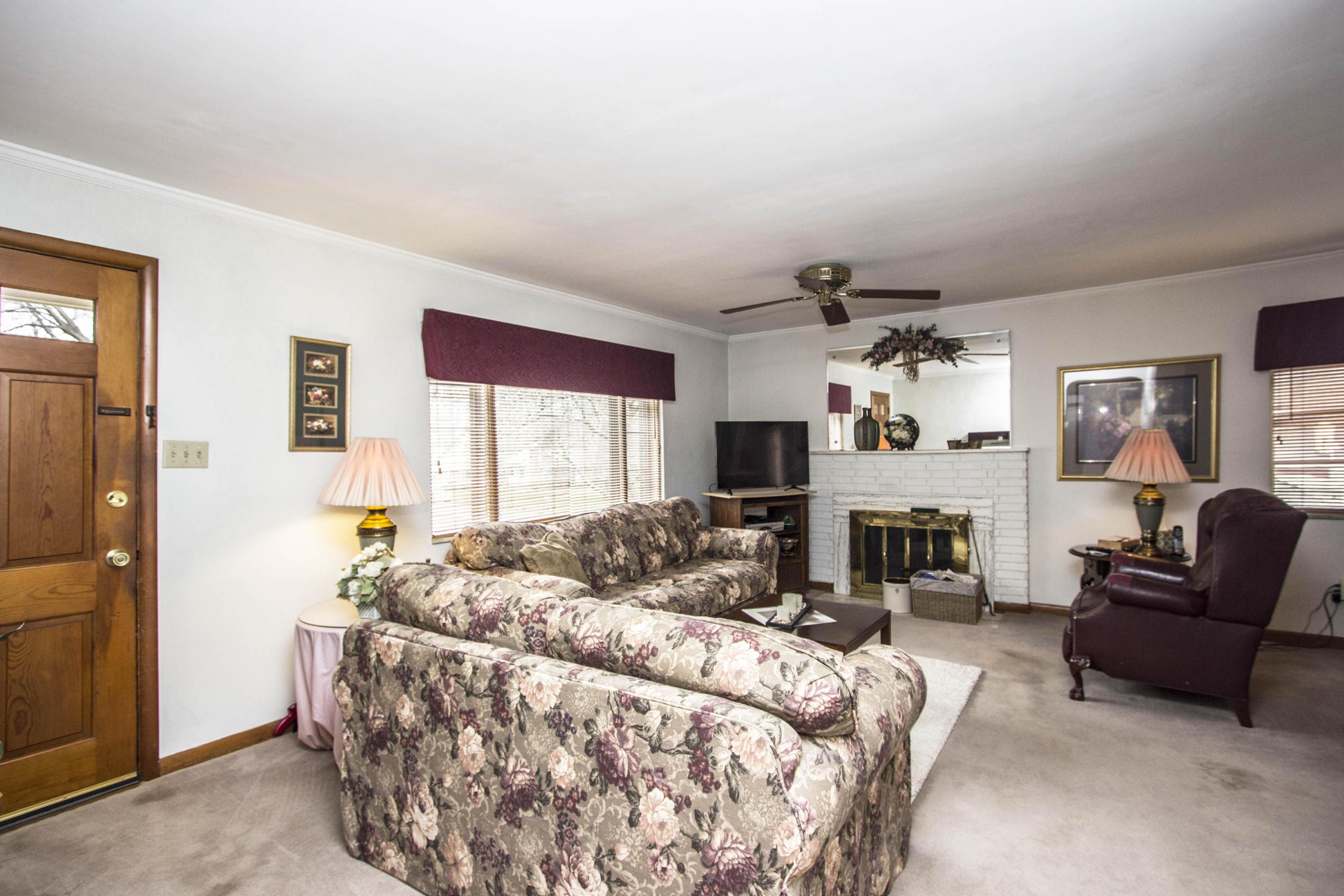 3201 Minerva Lake Road Columbus, OH 43231 - Photo 3 of 33 Gallery Image 3