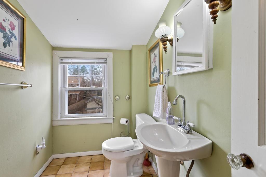 5 Beachmont Road Salem, MA 01970 - Photo 17 of 29 Gallery Image 17