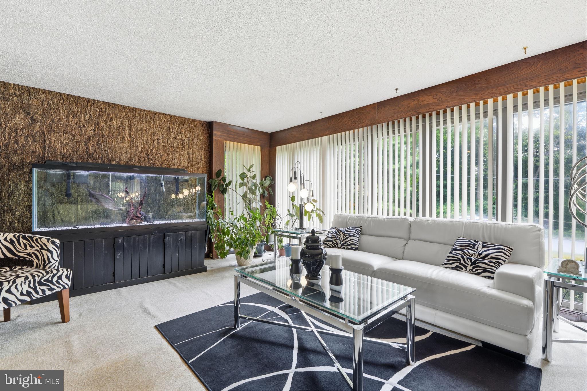 1028 Arboretum Road Wyncote, PA 19095 - Photo 4 of 23 Gallery Image 4
