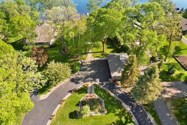 $2,100,000 | 919 North Shore Drive, Detroit Lakes, MN 56501