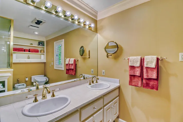 $2,100,000 | 919 North Shore Drive, Detroit Lakes, MN 56501