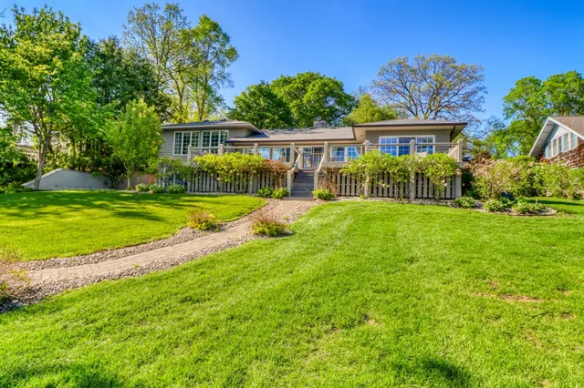 $2,100,000 | 919 North Shore Drive, Detroit Lakes, MN 56501