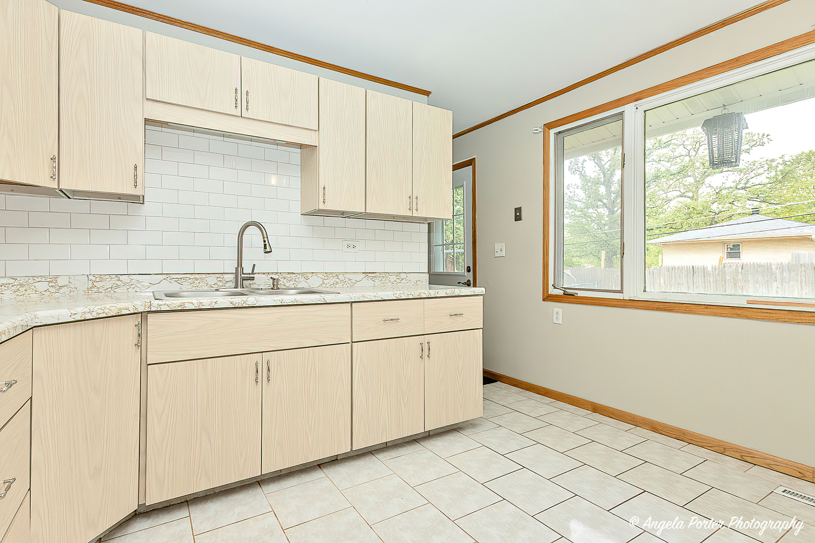 4 Timber Trail Streamwood, IL 60107 - Photo 8 of 27 Gallery Image 8