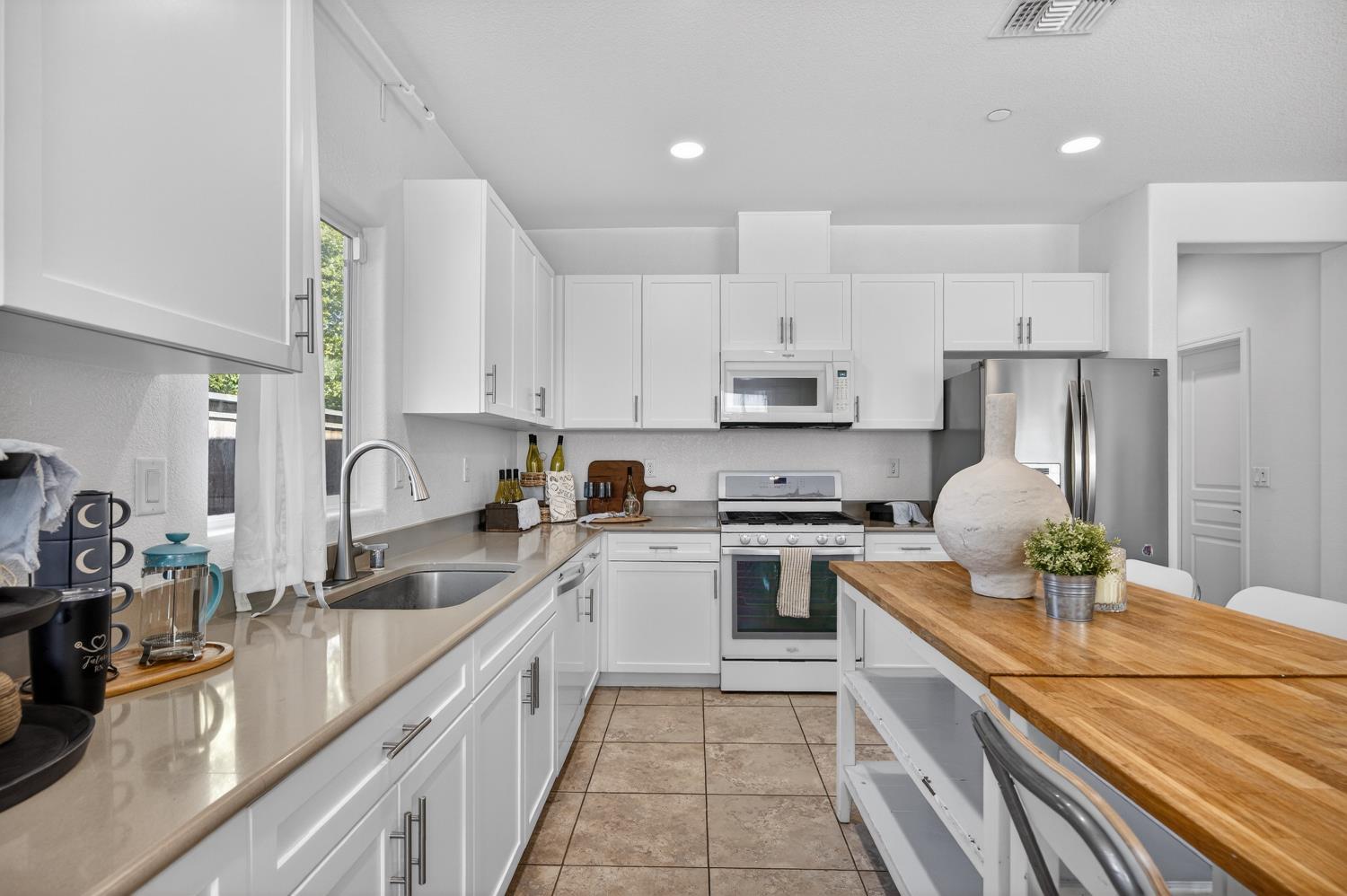 7620 Ferrell Way Elk Grove, CA 95757 - Photo 28 of 75