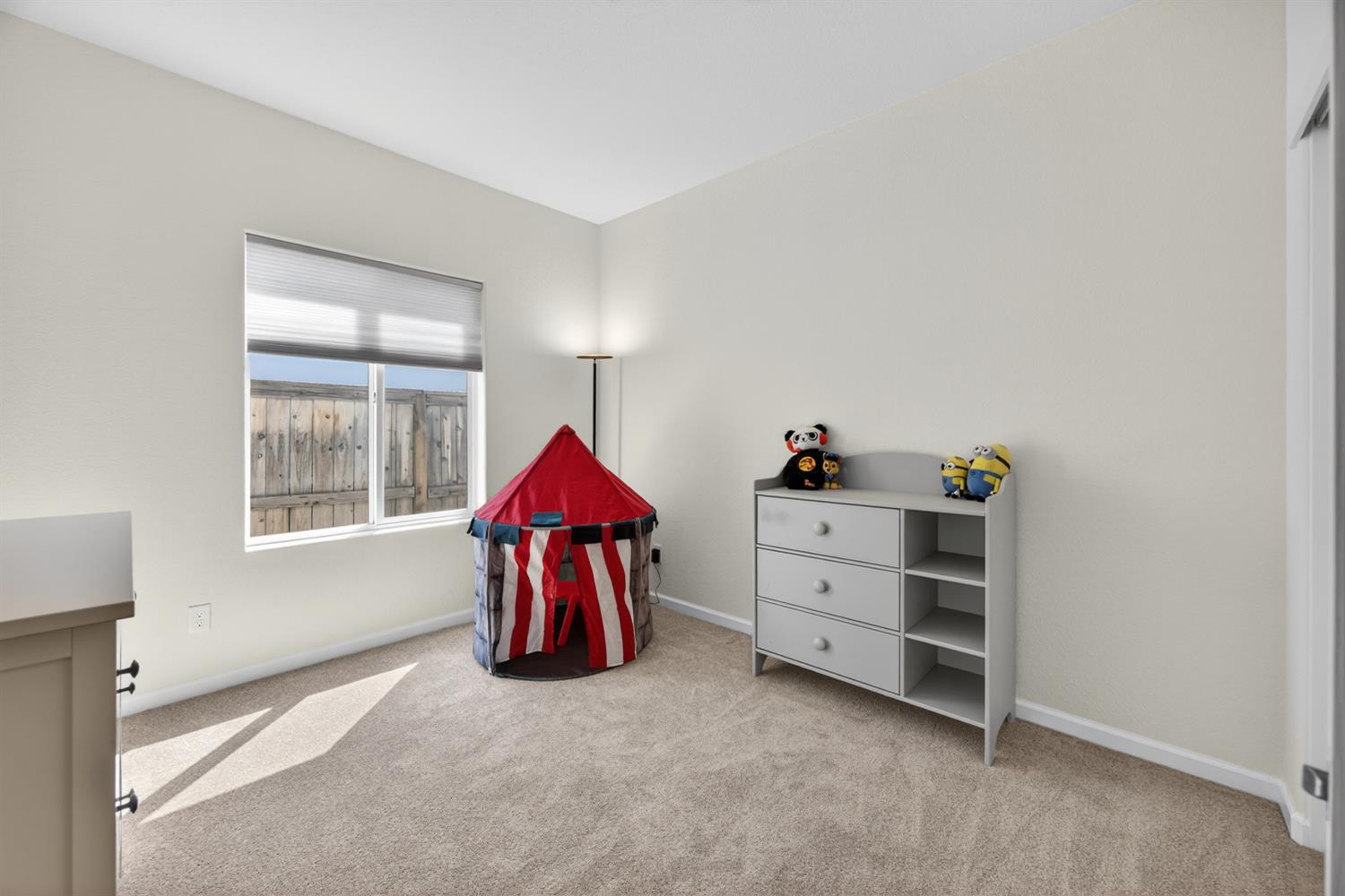 7620 Ferrell Way Elk Grove, CA 95757 - Photo 9 of 75