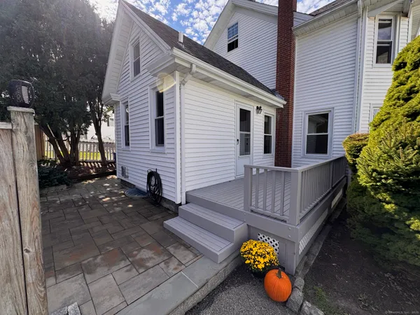 $795,900 | 17 High Street, Groton, CT 06340