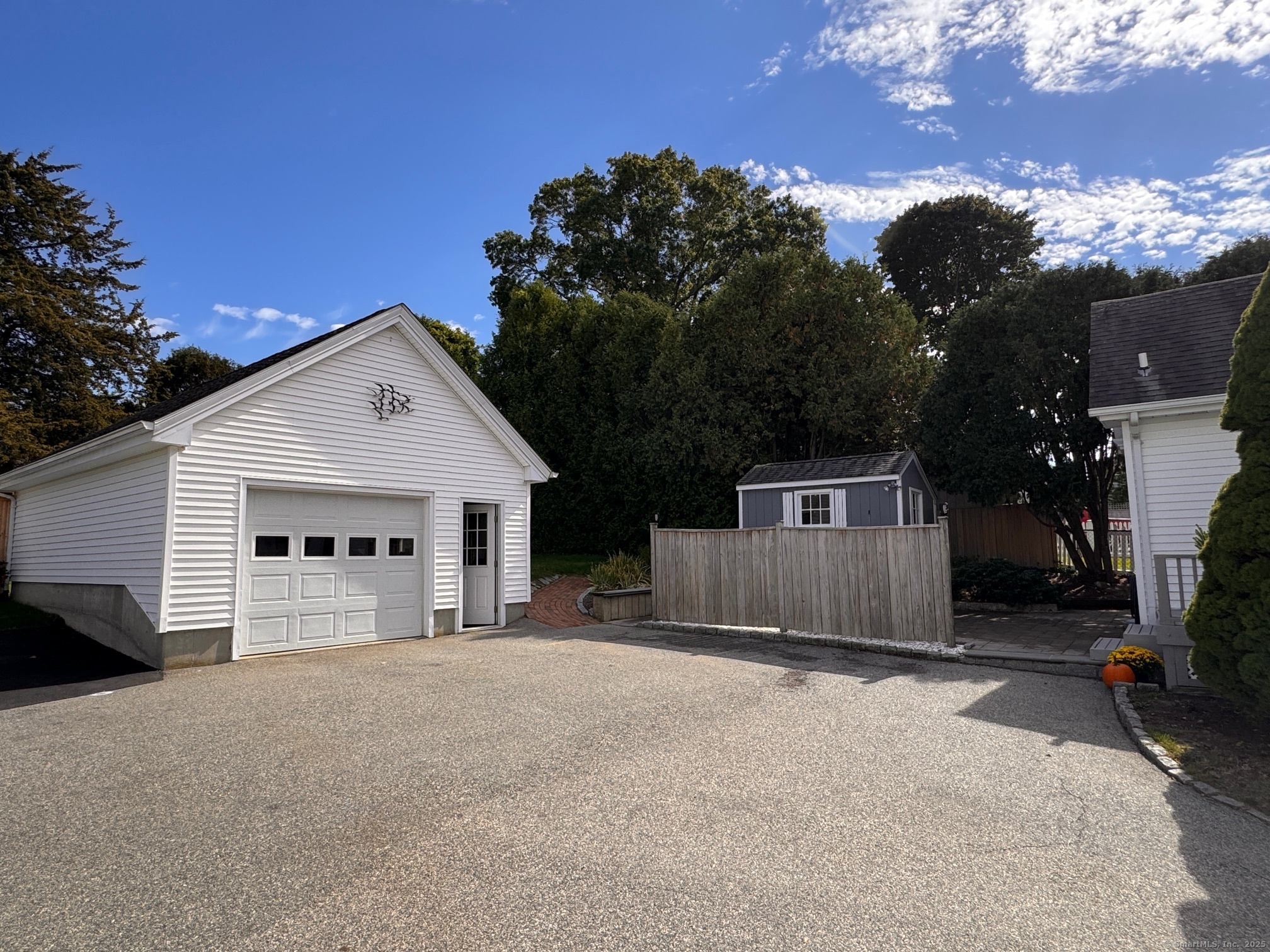 17 High Street Groton, CT 06340 - Photo 8 of 39