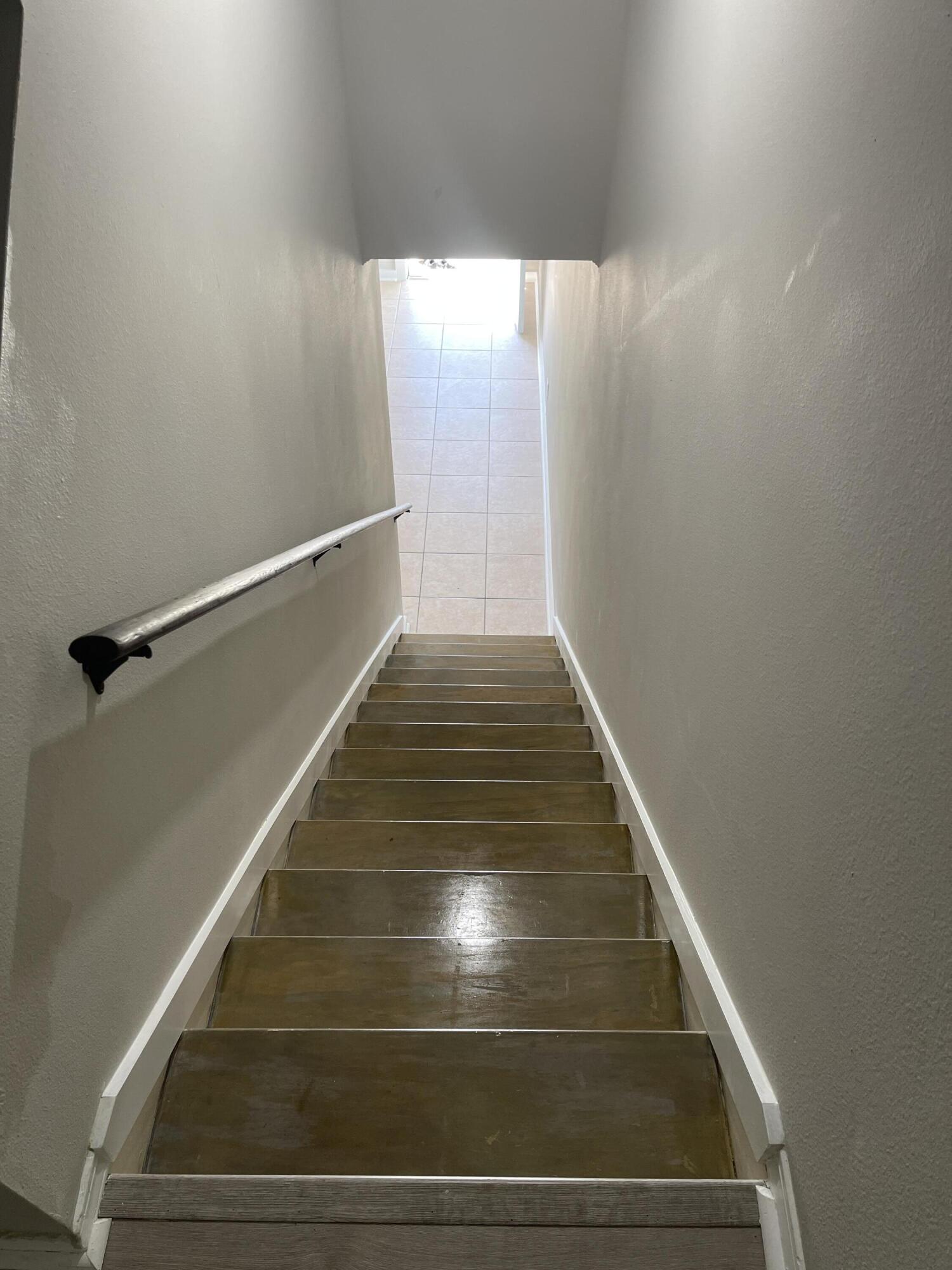 145 4th Avenue, Unit B3 Shalimar, FL 32579 - Photo 42 of 46 a view of entryway