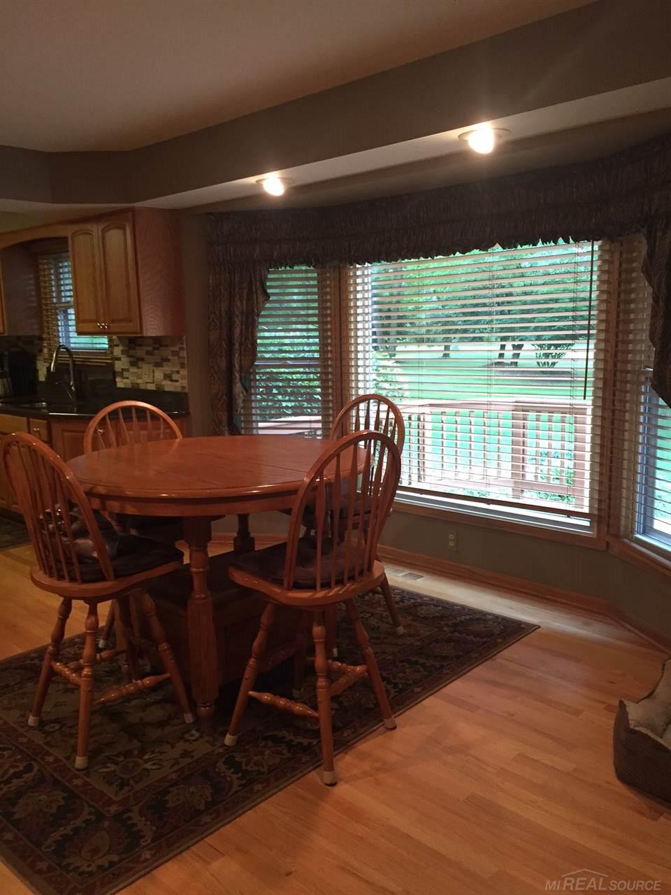 61356 North Ridge Trail Washington, MI 48094 - Photo 11 of 42 Eating Area