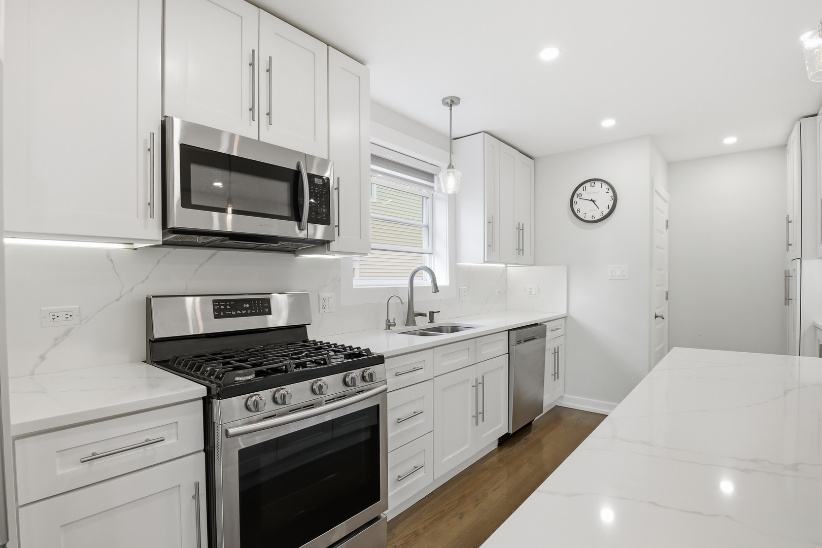 318 Hibbard Road Wilmette, IL 60091 - Photo 8 of 40 Gallery Image 8