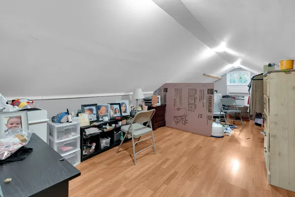 a house view with backyard space