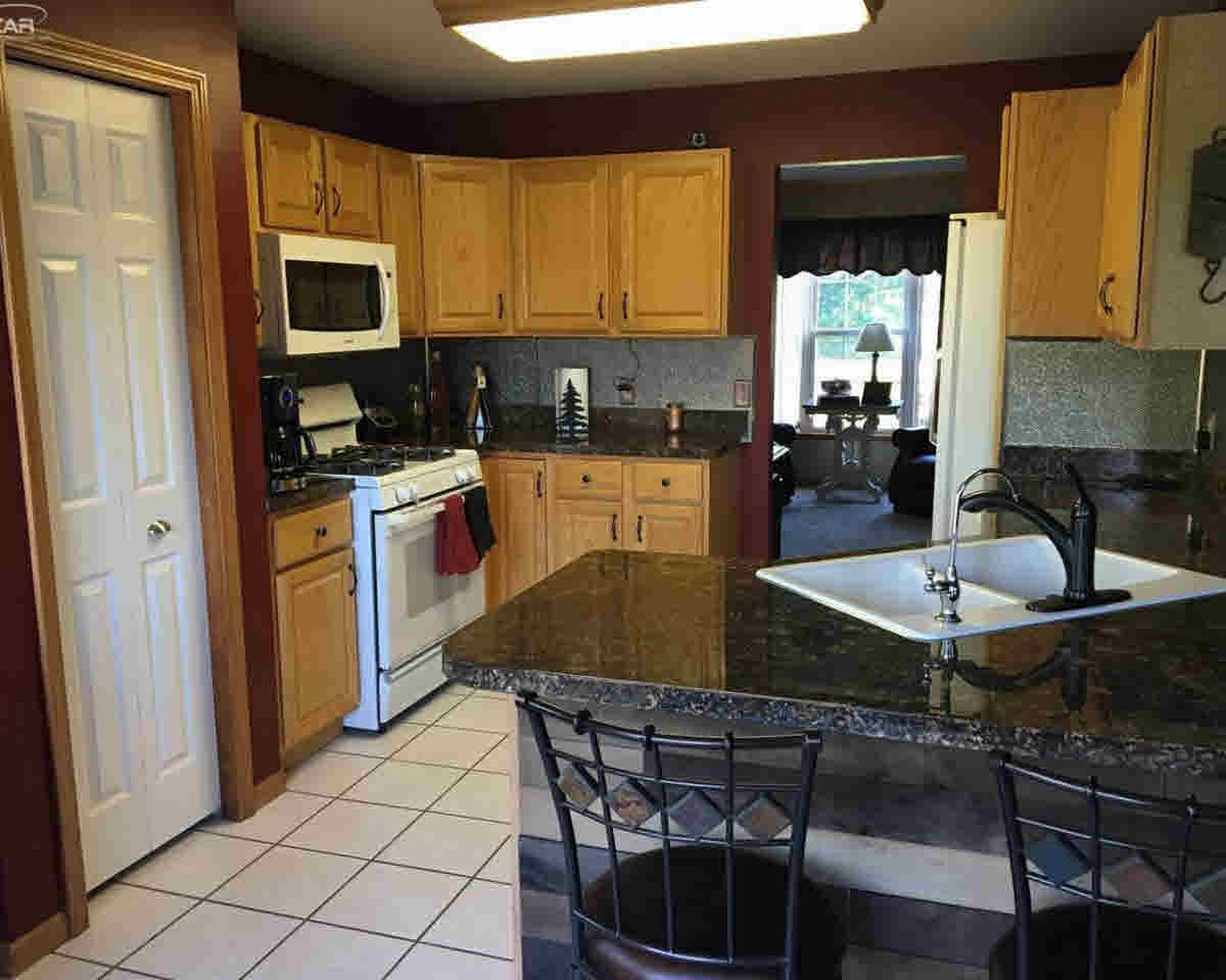 4321 East Rolston Road Linden, MI 48451 - Photo 11 of 28 21309279-10.JPG