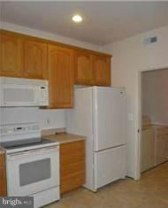 8323 Gaither Street, Unit 265 Manassas, VA 20110 - Photo 14 of 29 Kitchen
