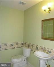 8323 Gaither Street, Unit 265 Manassas, VA 20110 - Photo 5 of 29 Bath