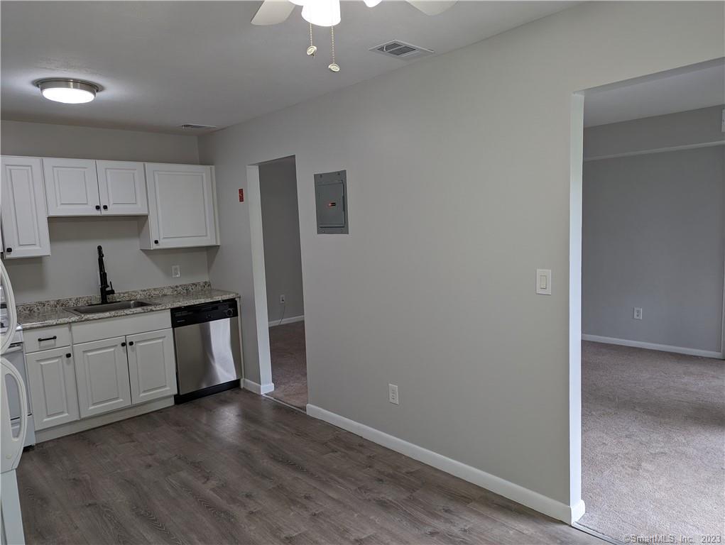 12 Cedar Court, Unit G East Haven, CT 06513 - Photo 9 of 23