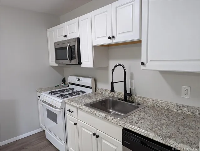 $1,700 | 12 Cedar Court, Unit G, East Haven, CT 06513