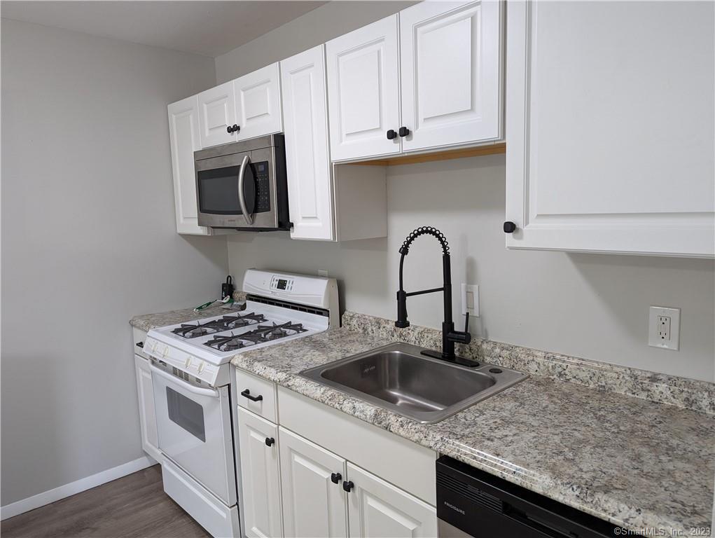 12 Cedar Court, Unit G East Haven, CT 06513 - Photo 10 of 23