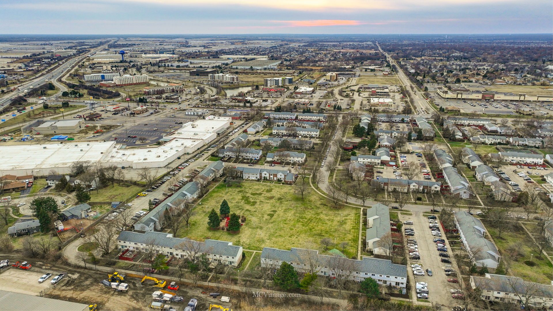 443 Yorkshire Square Bolingbrook, IL 60440 - Photo 2 of 2