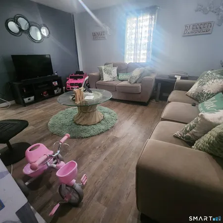 $330,000 | 207 Main Street, East Hartford, CT 06118