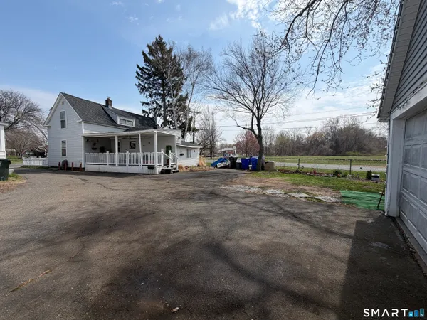 $330,000 | 207 Main Street, East Hartford, CT 06118