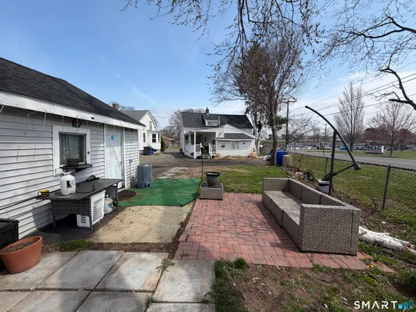 $330,000 | 207 Main Street, East Hartford, CT 06118