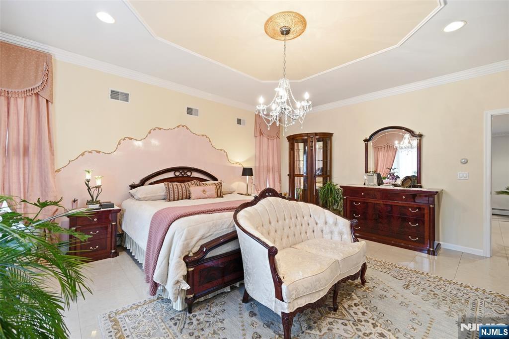 800 Delalla Terrace Ridgefield, NJ 07657 - Photo 12 of 43