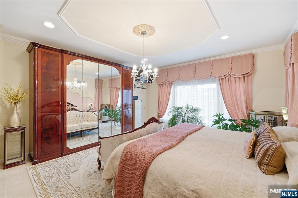 800 Delalla Terrace Ridgefield, NJ 07657 - Photo 13 of 43