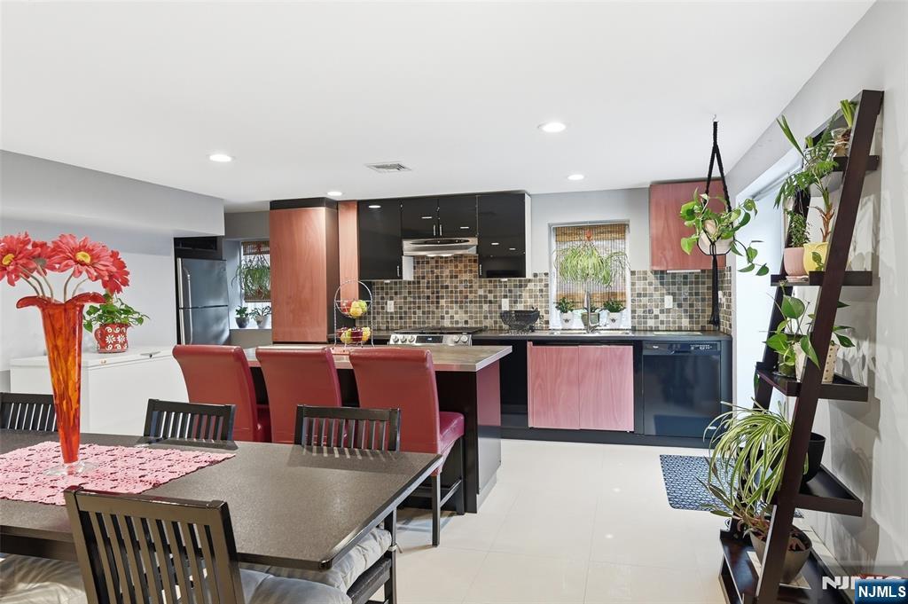 800 Delalla Terrace Ridgefield, NJ 07657 - Photo 24 of 43