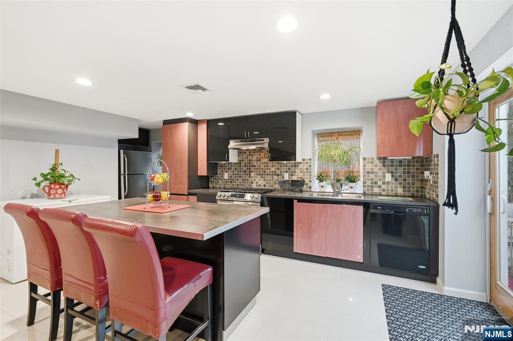 800 Delalla Terrace Ridgefield, NJ 07657 - Photo 25 of 43