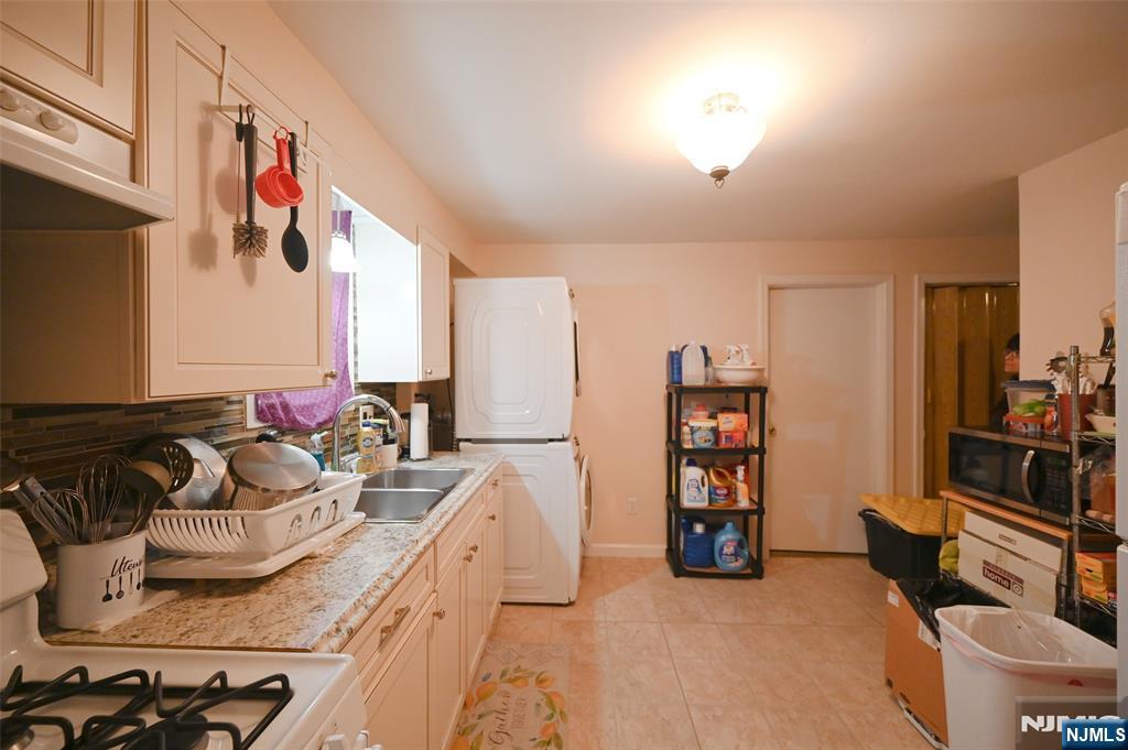 800 Delalla Terrace Ridgefield, NJ 07657 - Photo 27 of 43