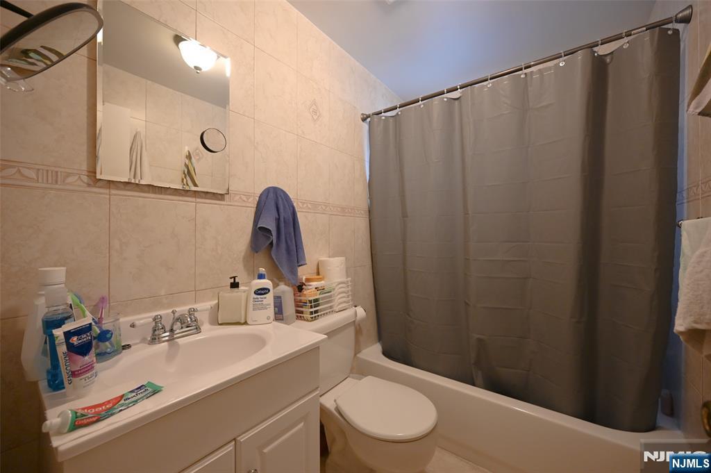 800 Delalla Terrace Ridgefield, NJ 07657 - Photo 31 of 43