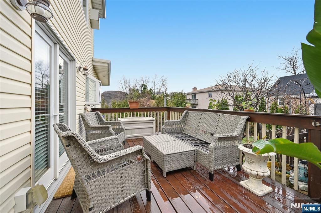 800 Delalla Terrace Ridgefield, NJ 07657 - Photo 36 of 43